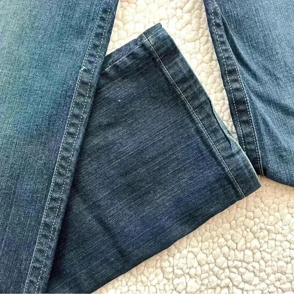 Calvin Klein Modern Flare Midrise Faded Stretch Embroidered Jeans Size 6 - Picture 6 of 15